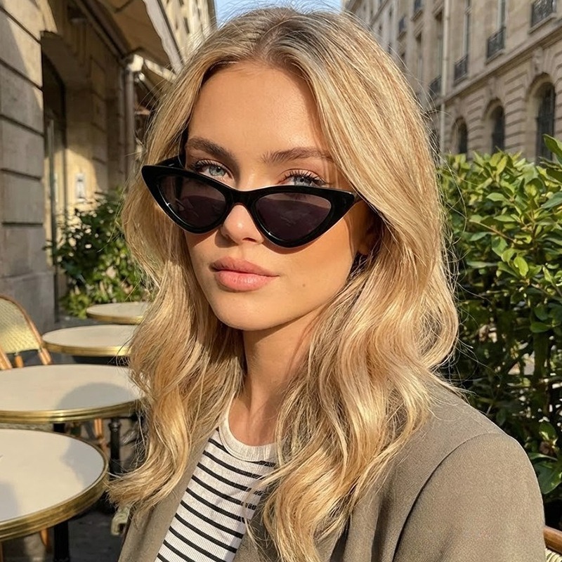 Seksowne Małe Trójkątne Okular – Streetwear Brand Red recenzja i cena